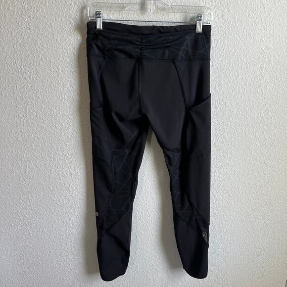 Lululemon Black Mesh Cropped Leggings Women's 8 Mid Rise Pockets Gym Workout - Picture 3 of 8